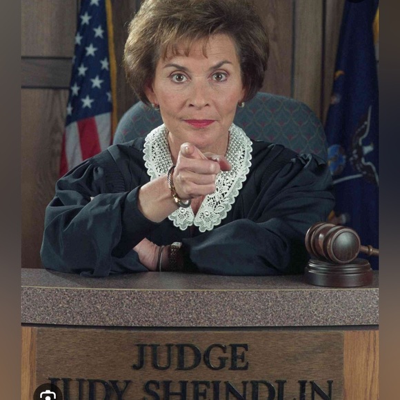 Book | Judge Judy Sheindlin Beauty Fades Dumb is Forever Making Of A Happy Woman - Picture 2 of 9
